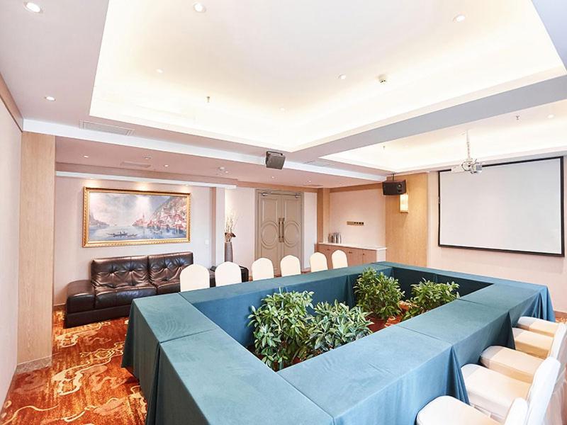 Vienna Hotel Nanyang People Road Exterior foto